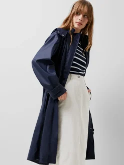 Akiro Raincoat