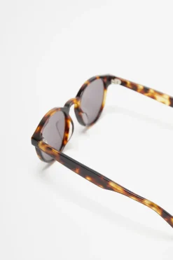 Preppy Round Tortoise Sunglasses