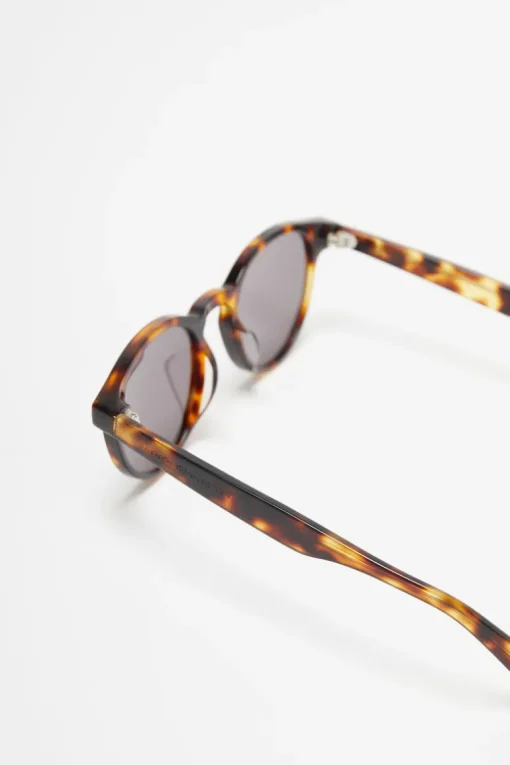 Preppy Round Tortoise Sunglasses